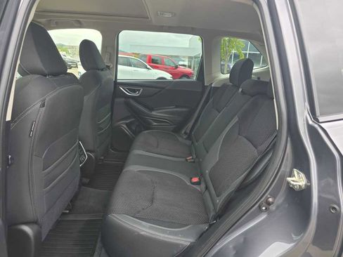 Used 2022 Subaru Forester Premium AWD/4WD image 16