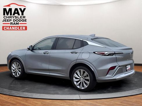 Used 2025 Buick Envista Avenir image 3