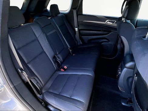 Used 2018 Jeep Grand Cherokee Laredo image 27