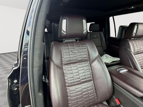 Certified 2022 Cadillac Escalade ESV Premium Luxury Platinum w/ LPO, Radiant Package AWD/4WD image 29