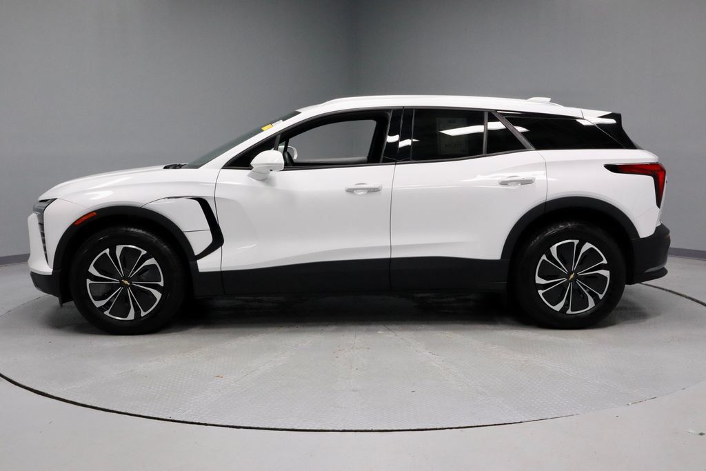Used 2024 Chevrolet Blazer EV LT AWD/4WD image 9