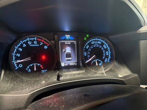 Used 2023 Toyota Tacoma TRD Sport w/ Technology Package AWD/4WD image 12