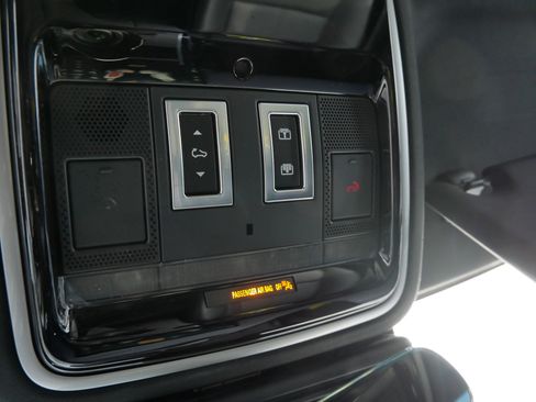 Used 2025 Land Rover Range Rover Velar Dynamic SE image 33