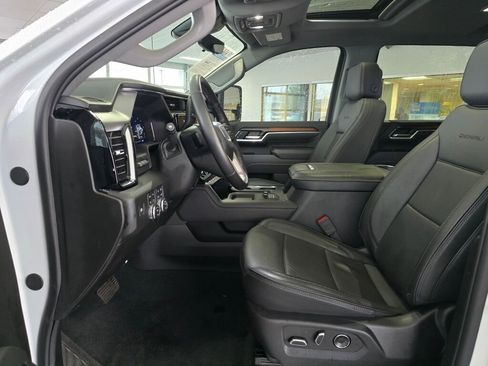 Used 2025 GMC Sierra 3500 Denali w/ Denali Reserve Package image 24