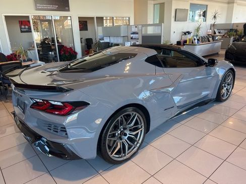 Used 2025 Chevrolet Corvette Z06 image 5