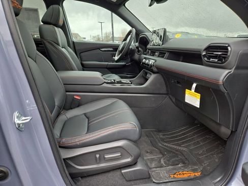 New 2025 Honda Pilot TrailSport image 38