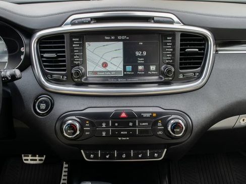 Used 2018 Kia Sorento SX image 31