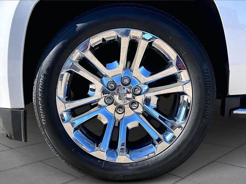 Used 2020 GMC Yukon SLT w/ Premium Edition image 10