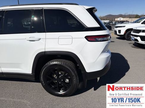 New 2026 Jeep Grand Cherokee Altitude AWD/4WD image 9