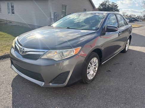 Used 2012 Toyota Camry image 8