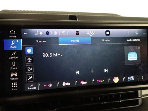 Used 2025 Jeep Wrangler Unlimited Sahara w/ Safety Group image 28