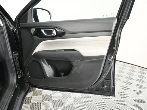 Used 2022 Jeep Compass Limited AWD/4WD image 12