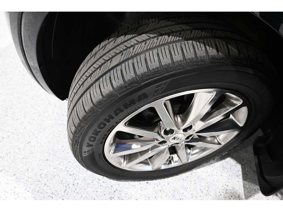 Used 2018 Kia Sorento SX FWD image 11