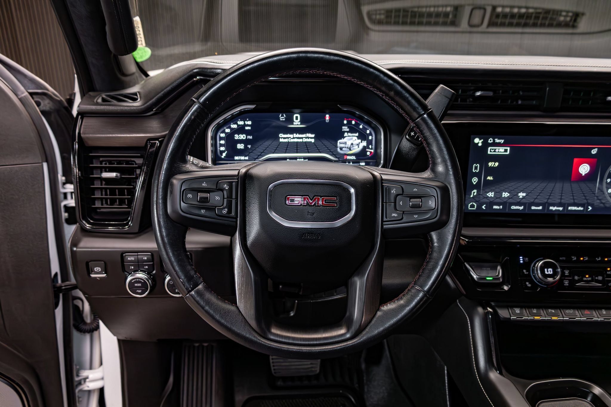 Used 2024 GMC Sierra 2500 AT4X AWD/4WD image 18