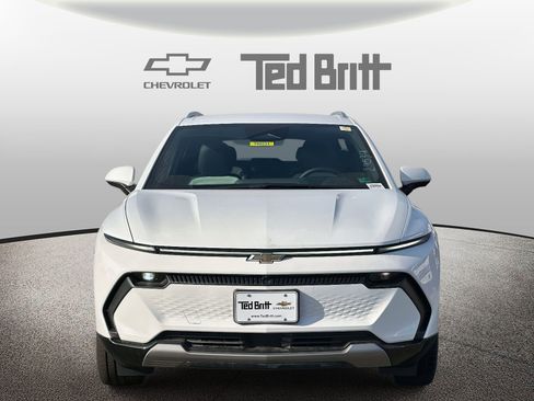 New 2026 Chevrolet Equinox EV LT image 2