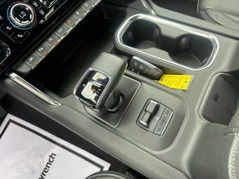 Used 2024 GMC Sierra 1500 Denali w/ Technology Package AWD/4WD image 24