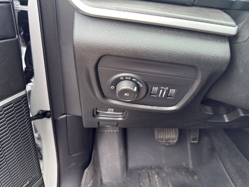 Used 2021 Jeep Grand Cherokee L Limited AWD/4WD image 17