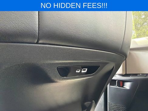 Used 2024 Chrysler Pacifica Touring-L FWD image 35