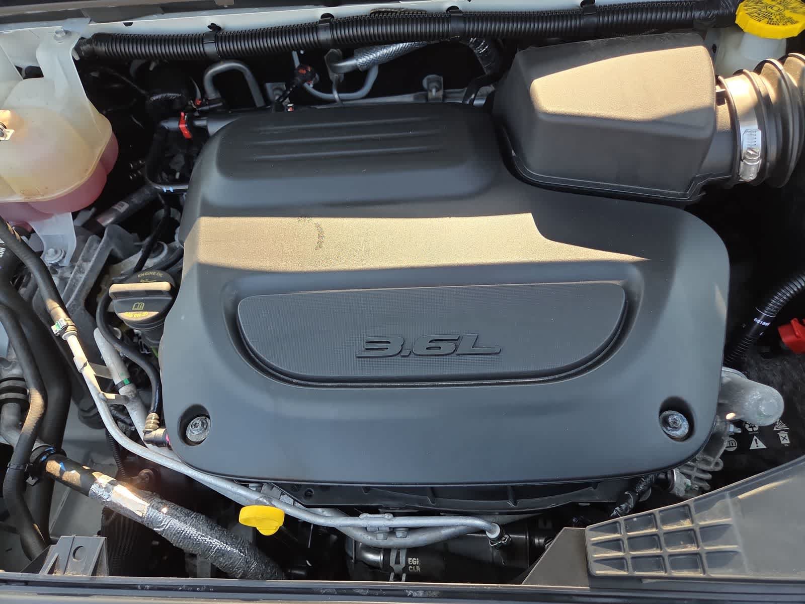 Used 2023 Chrysler Voyager LX FWD image 17