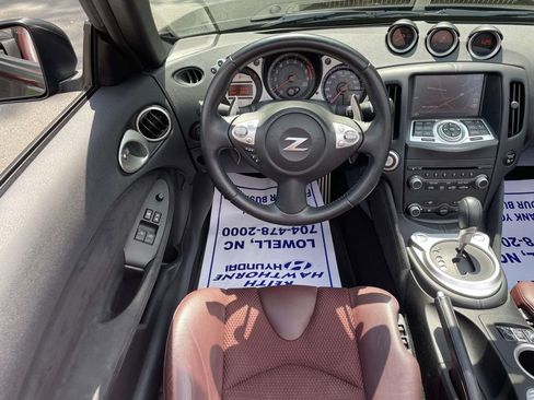 Used 2010 Nissan 370Z Touring w/ Sport Pkg RWD image 14