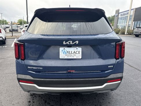 New 2025 Kia Sorento S image 5
