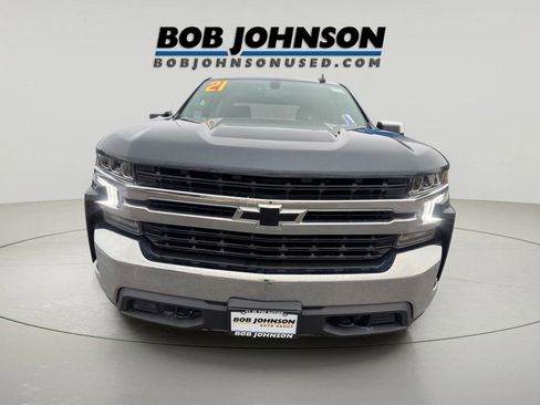 Used 2021 Chevrolet Silverado 1500 LT image 2
