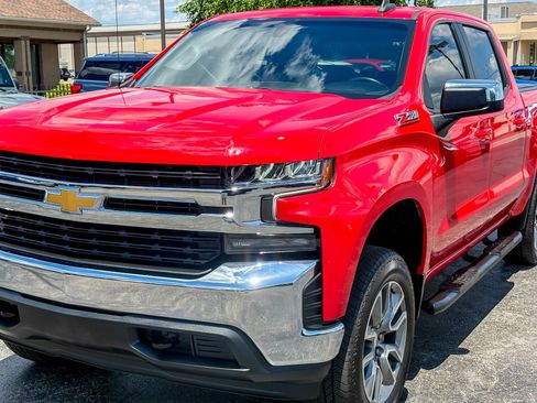 Used 2022 Chevrolet Silverado 1500 LT AWD/4WD image 7