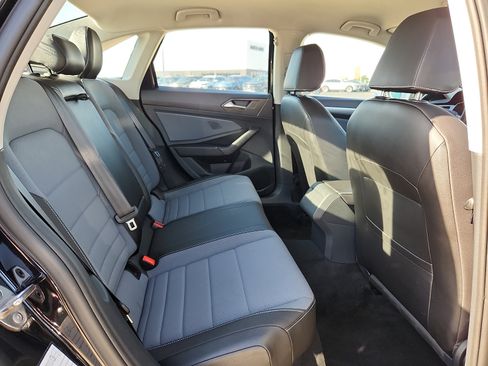 Used 2025 Volkswagen Jetta SE FWD image 14