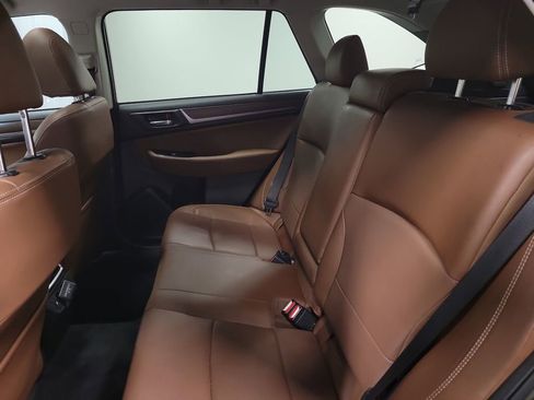 Used 2018 Subaru Outback 3.6R Touring image 22