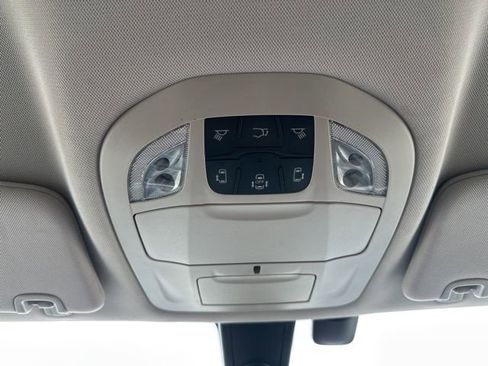 Used 2017 Chrysler Pacifica Touring-L image 32