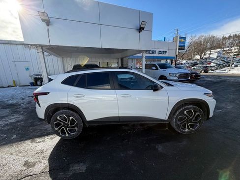 New 2026 Chevrolet Trax RS w/ Driver Confidence Package image 6