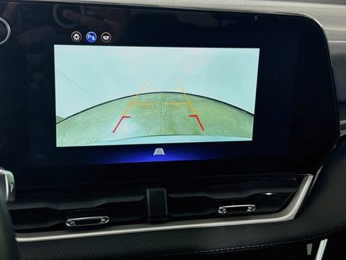 Used 2025 Chevrolet Equinox LT FWD image 14