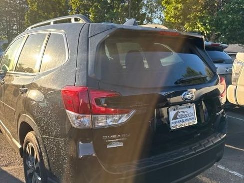 Used 2023 Subaru Forester Limited AWD/4WD image 3