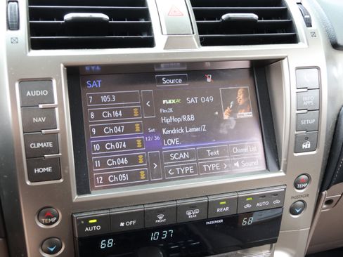 Used 2020 Lexus GX 460 Premium AWD/4WD image 24