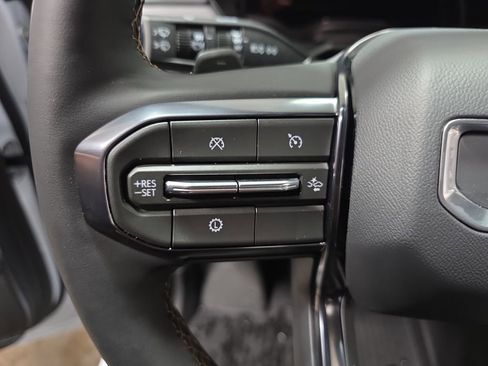 New 2026 GMC Acadia AT4 w/ Luxury Package AWD/4WD image 18