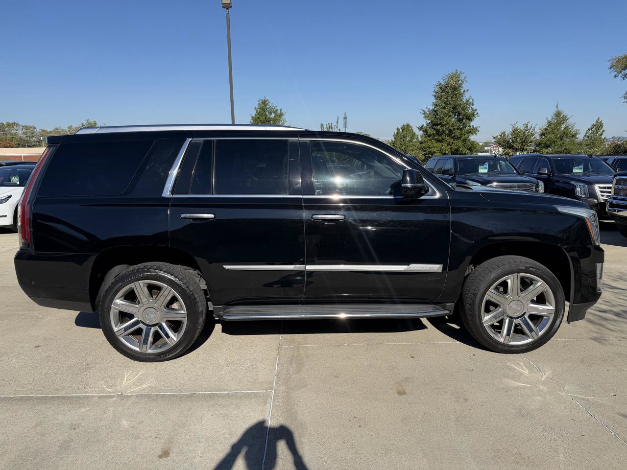 Used 2020 Cadillac Escalade Luxury AWD/4WD image 4