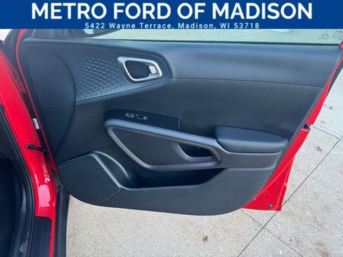 Used 2023 Kia Soul EX image 30