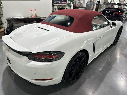 Used 2017 Porsche 718 Boxster RWD image 25