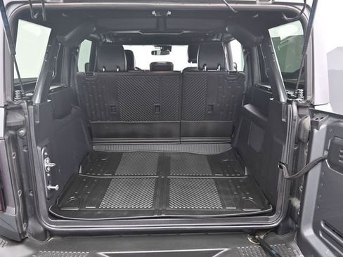 Used 2024 Ford Bronco Badlands image 11