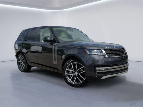 New 2025 Land Rover Range Rover SE image 2