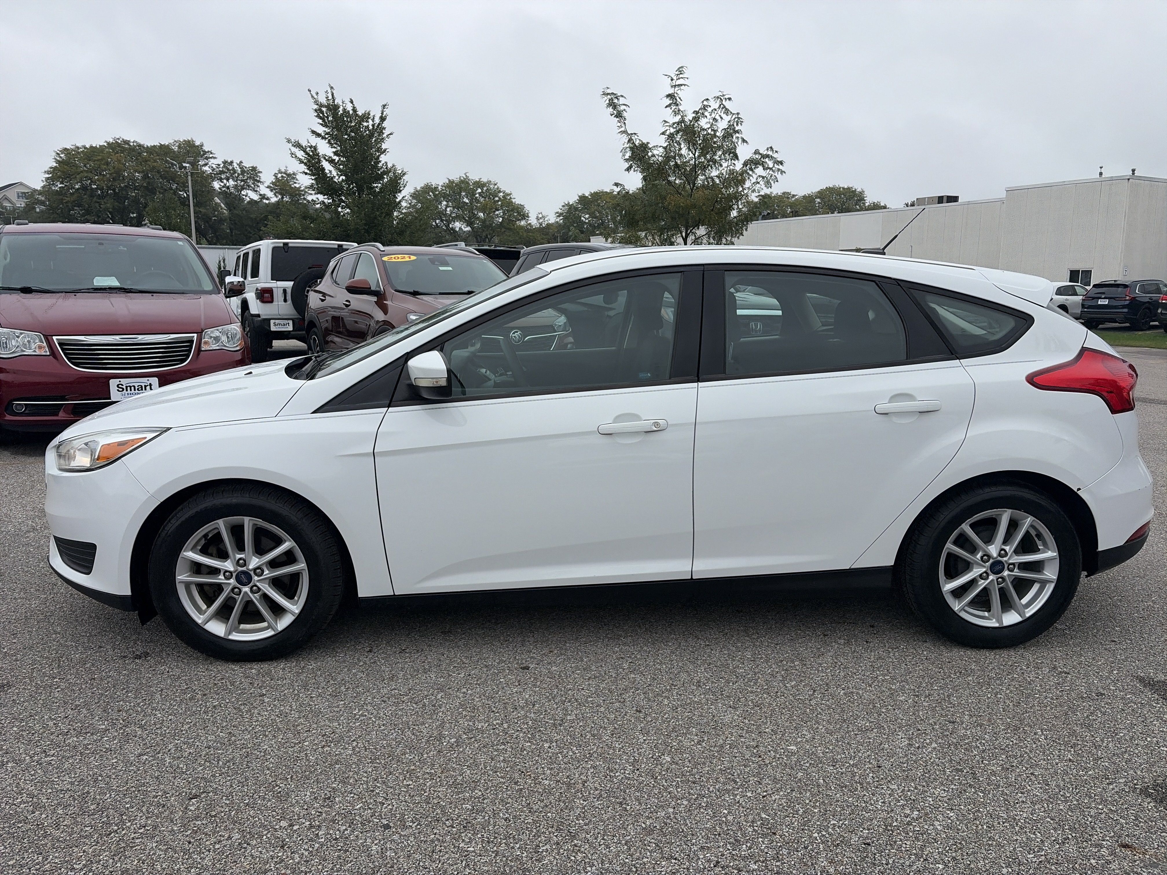 Used 2017 Ford Focus SE FWD image 8