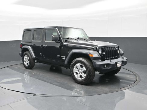 Used 2020 Jeep Wrangler Unlimited Sport S image 2