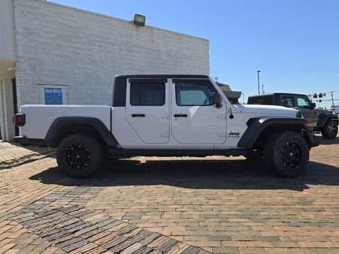 Used 2020 Jeep Gladiator Sport w/ Quick Order Package 24S AWD/4WD image 19