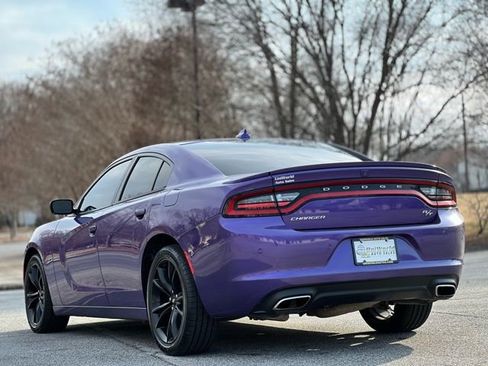 Used 2018 Dodge Charger R/T w/ Plus Group image 7