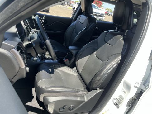 Used 2021 Jeep Cherokee Limited w/ Trailer Tow Group AWD/4WD image 18
