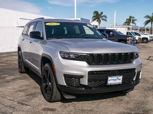 Used 2023 Jeep Grand Cherokee L Laredo image 3