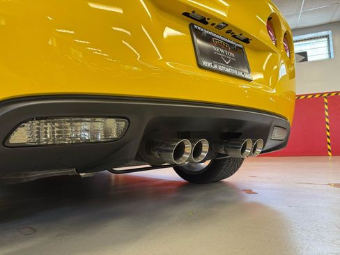 Used 2011 Chevrolet Corvette Coupe w/ 1LT RWD image 13