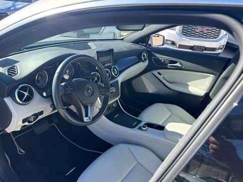 Used 2014 Mercedes-Benz CLA 250 image 4