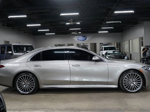 Used 2022 Mercedes-Benz S 580 4MATIC Sedan image 6