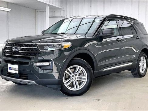Used 2023 Ford Explorer XLT w/ Equipment Group 202A image 2